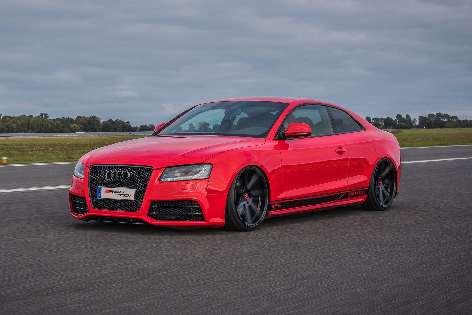 Roter Audi A5 von BROO Performance auf der Straße