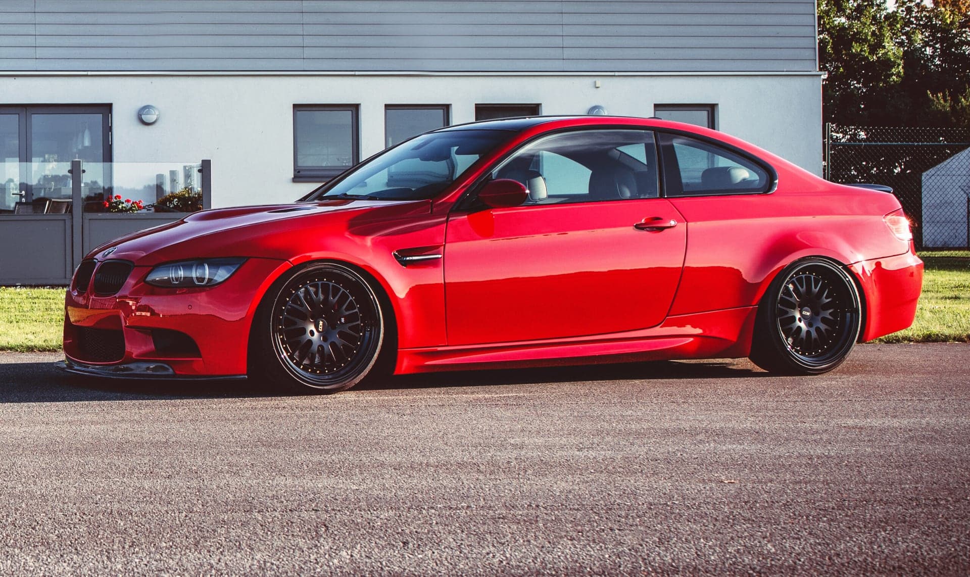 Rotes BMW E92 Coupé von BROO Performance